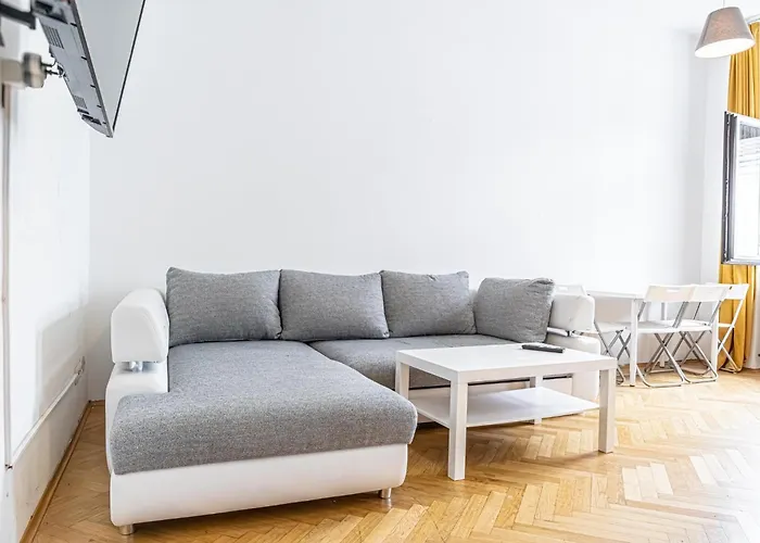 Near Lorenz Boehler & Danube - Modern 4br With Garden, Tv & Wifi شقة