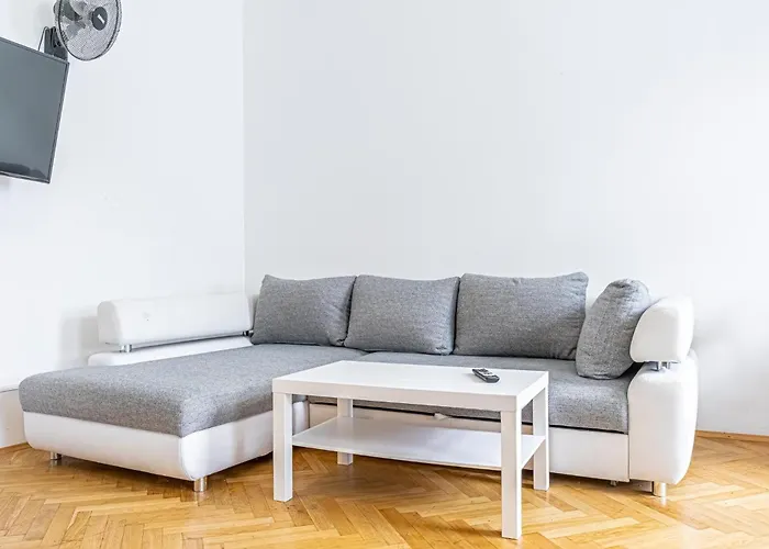 شقة Near Lorenz Boehler & Danube - Modern 4br With Garden, Tv & Wifi