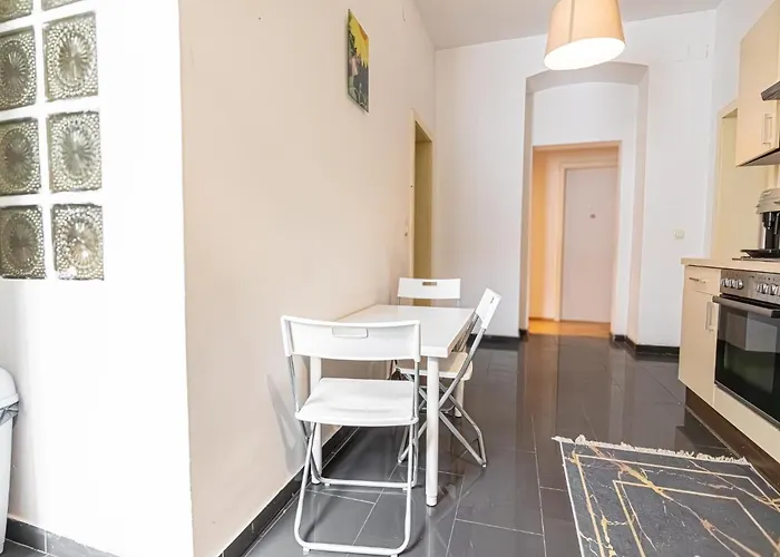 شقة Near Lorenz Boehler & Danube - Modern 4br With Garden, Tv & Wifi فيينا