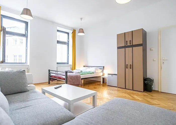 شقة Near Lorenz Boehler & Danube - Modern 4br With Garden, Tv & Wifi فيينا