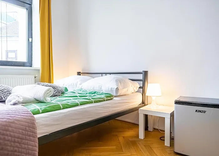 Near Lorenz Boehler & Danube - Modern 4br With Garden, Tv & Wifi شقة