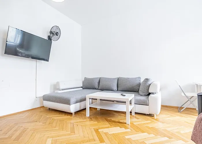 شقة Near Lorenz Boehler & Danube - Modern 4br With Garden, Tv & Wifi