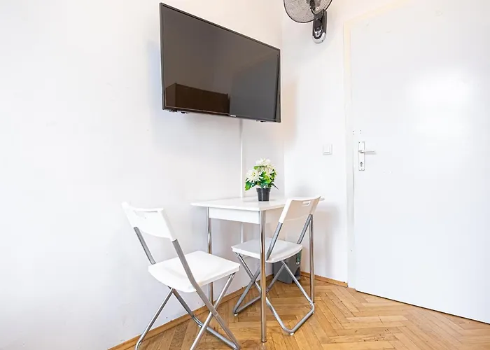 Near Lorenz Boehler & Danube - Modern 4br With Garden, Tv & Wifi شقة فيينا