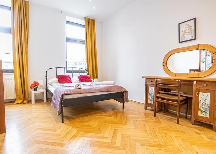 Near Lorenz Boehler & Danube - Modern 4br With Garden, Tv & Wifi شقة