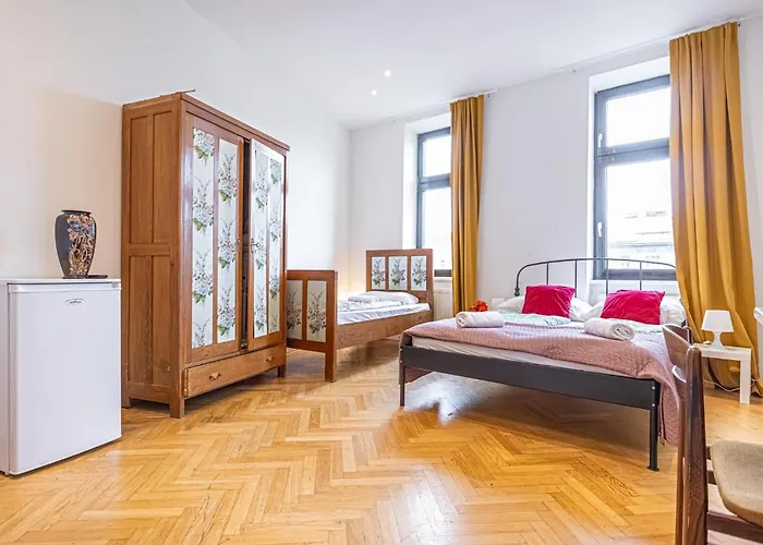 شقة Near Lorenz Boehler & Danube - Modern 4br With Garden, Tv & Wifi