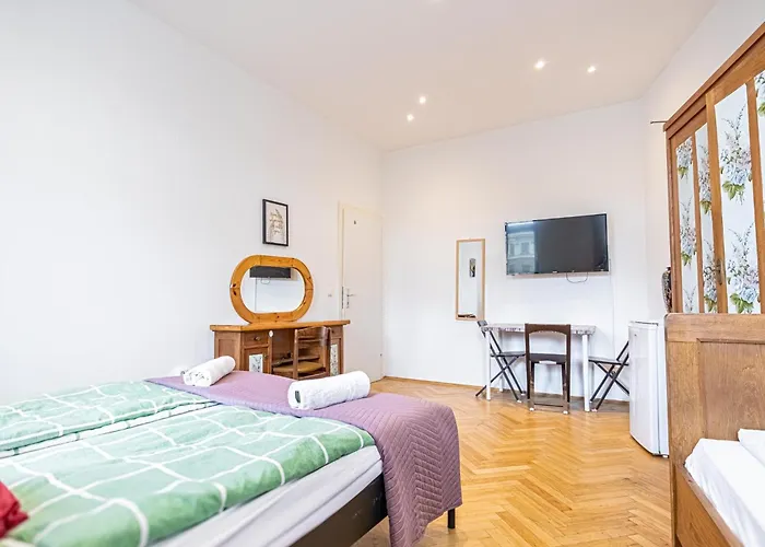 Near Lorenz Boehler & Danube - Modern 4br With Garden, Tv & Wifi شقة فيينا