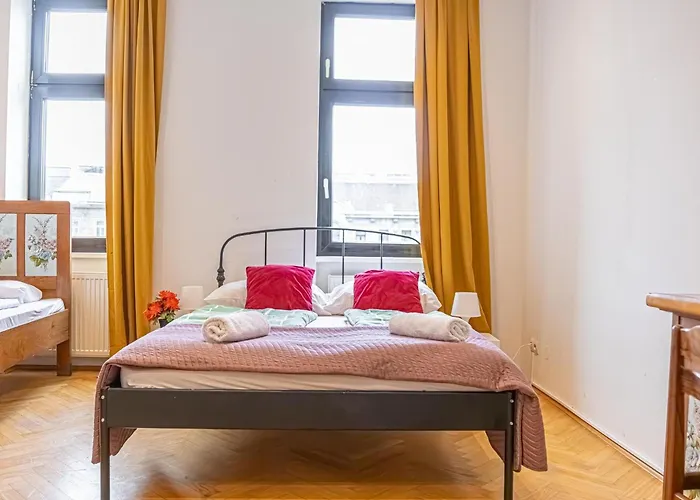 Near Lorenz Boehler & Danube - Modern 4br With Garden, Tv & Wifi شقة فيينا