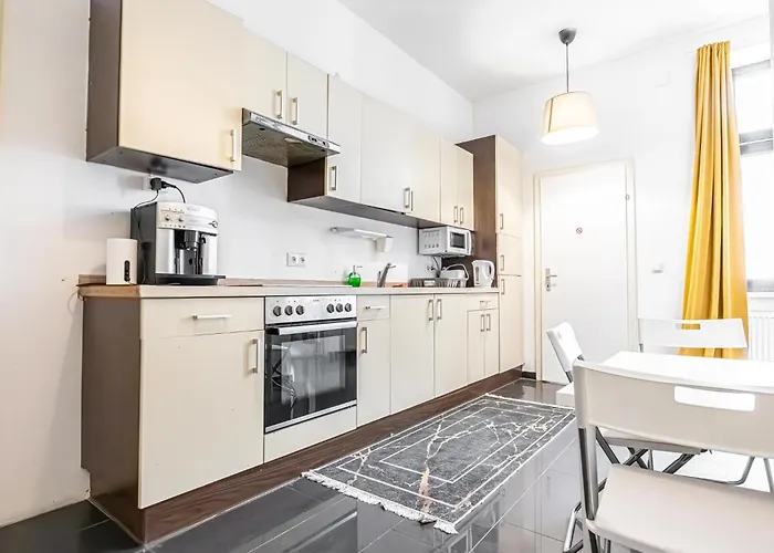 شقة Near Lorenz Boehler & Danube - Modern 4br With Garden, Tv & Wifi