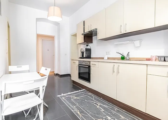 شقة Near Lorenz Boehler & Danube - Modern 4br With Garden, Tv & Wifi فيينا