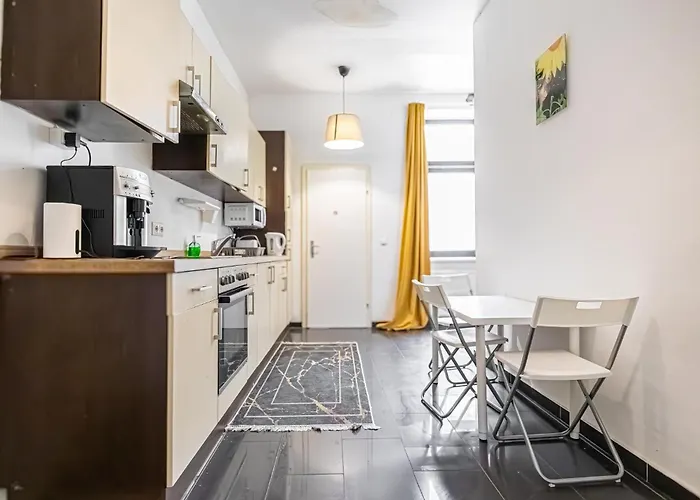 شقة Near Lorenz Boehler & Danube - Modern 4br With Garden, Tv & Wifi *