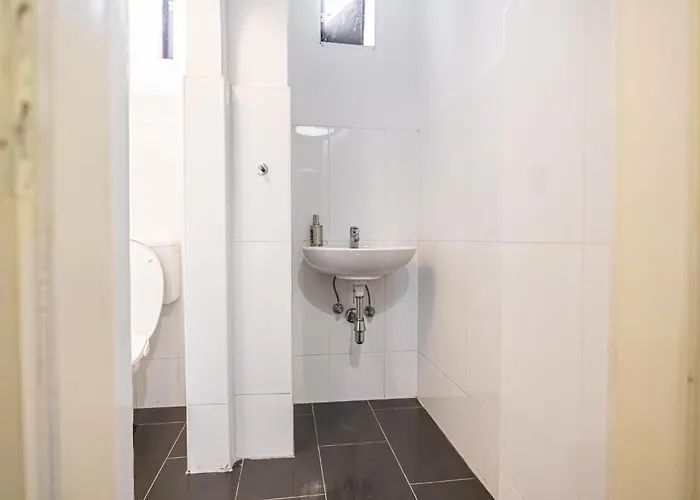 شقة Near Lorenz Boehler & Danube - Modern 4br With Garden, Tv & Wifi *
